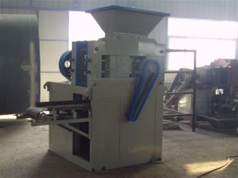 壓球機生產現場 壓球機生產現場